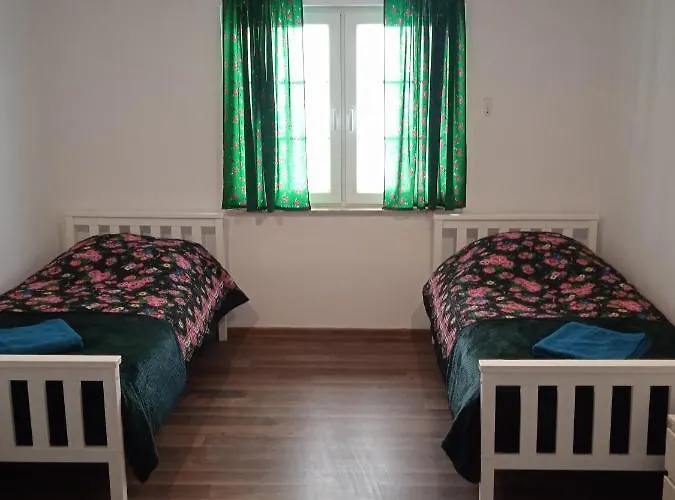 Bawarczyk 木屋 伊斯泰布纳